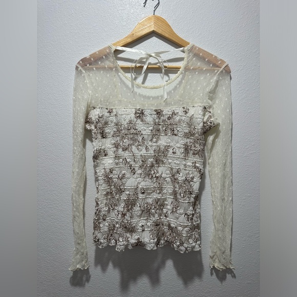 DONNA Mesh Lace Floral Top Size Medium - Picture 2 of 6